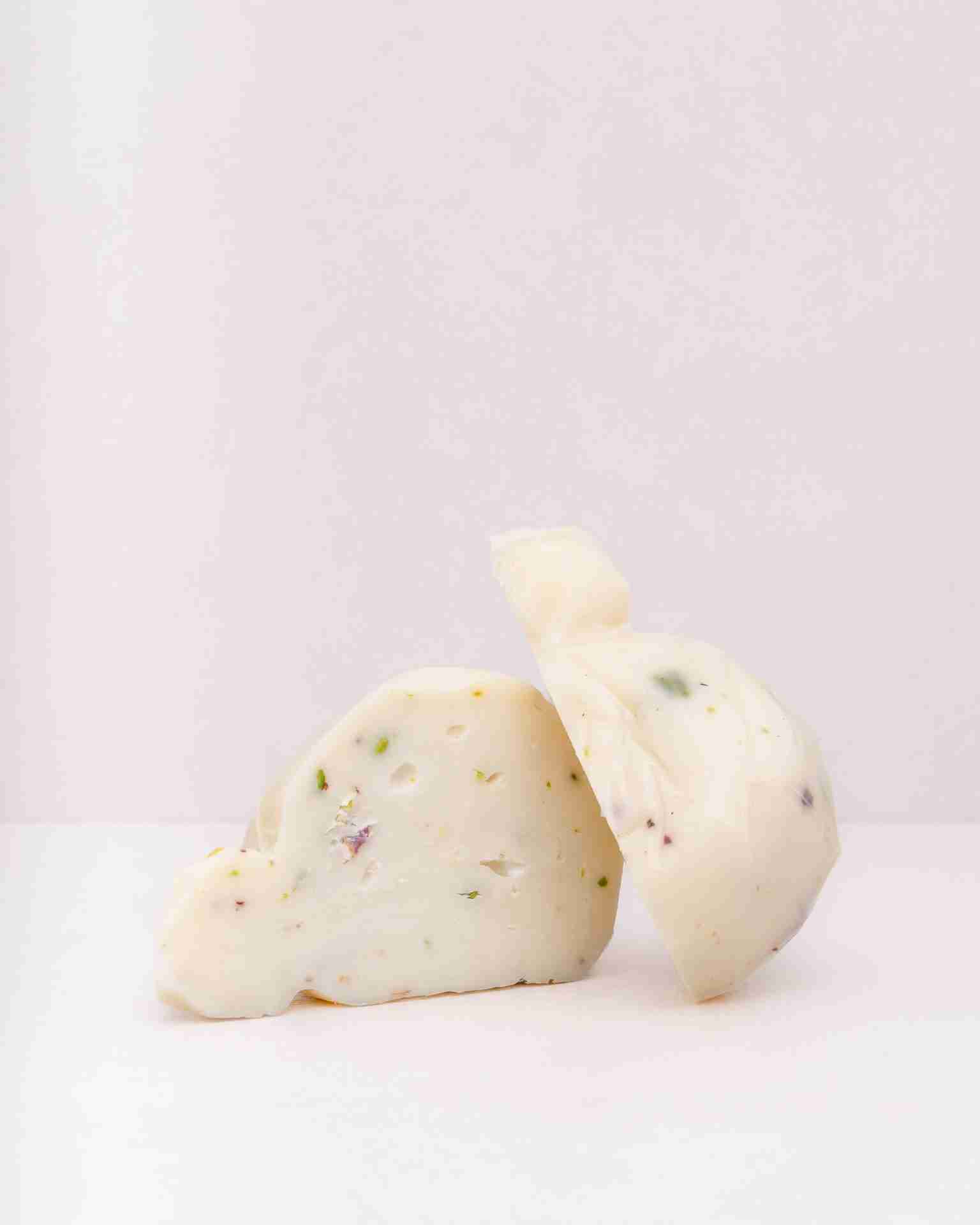 Provola delle Madonie al pistacchio
