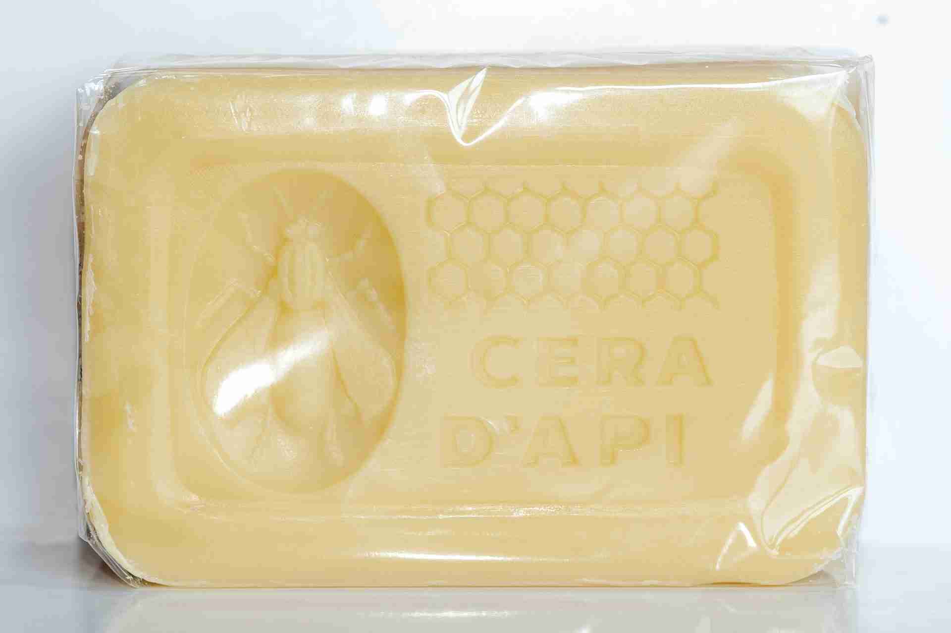 SAPONE ALLA CERA D'API