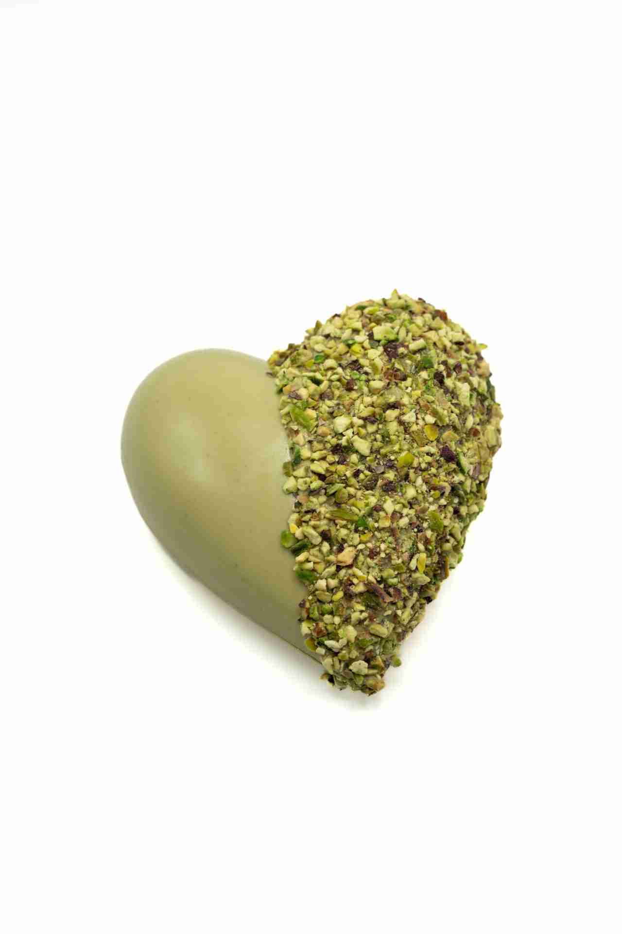 Cuore di cioccolato al pistacchio ripieno di crema croccante