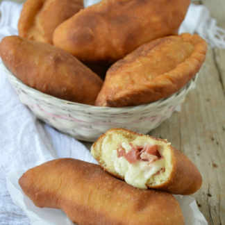 Siciliana pomodoro e formaggio