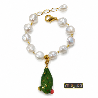 Bracciale con perle e ciondolo in ceramica